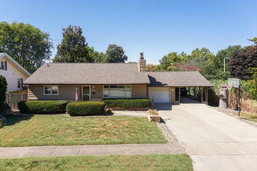 1615 S Roosevelt Ave, Bloomington, IL, 61701-6670 | Card Image