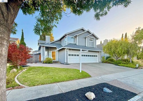 33667 Mello Way, Fremont, CA, 94555-1360 | Card Image