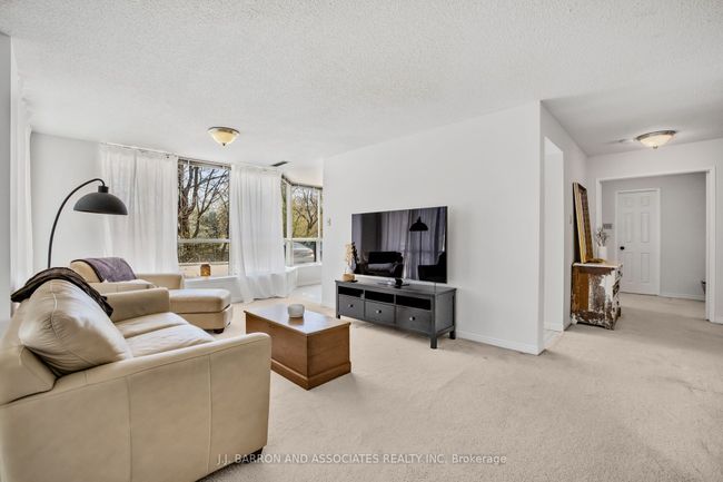 114 - 14924 Yonge St, Condo with 2 bedrooms, 2 bathrooms and null parking in Aurora ON | Image 9