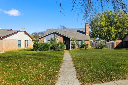 1705 Redbird Cir, Lewisville, TX, 75067-5819 | Card Image