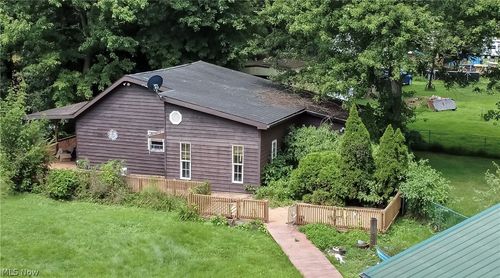 825 Hannaman Ln, Elizabeth, WV, 26143-5645 | Card Image
