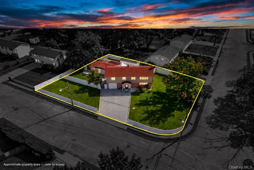 266 Riddle St, Brentwood, NY, 11717-7718 | Card Image