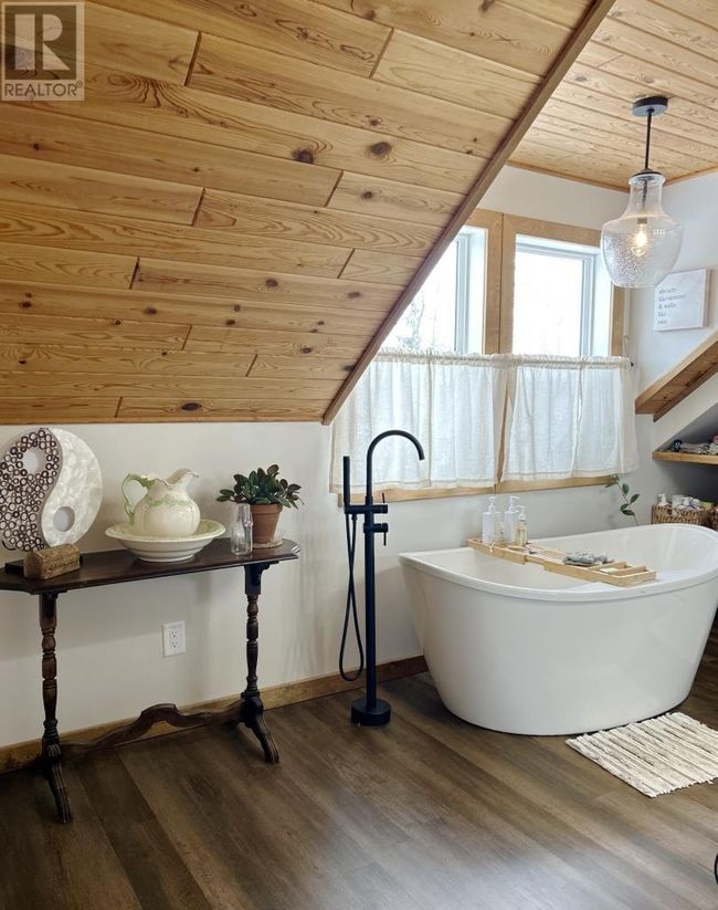 221 Nickel Lake Shores Rd, Home with 3 bedrooms, 2 bathrooms and null parking in Fort Frances ON | Image 32