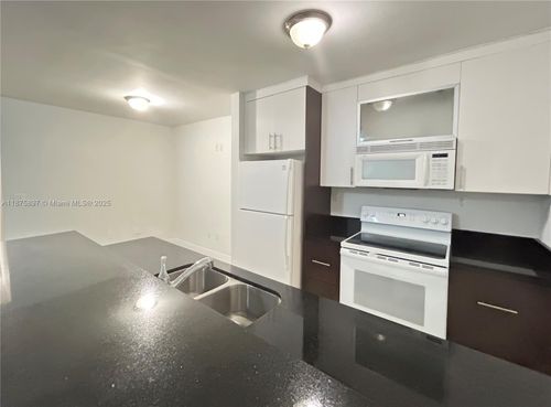 apt-3-1034 Lenox Ave, Miami Beach, FL, 33139-4816 | Card Image