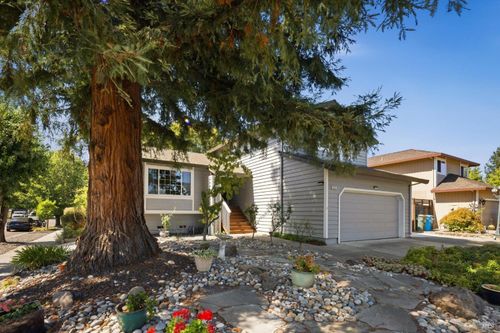 3535 Banyan St, Santa Rosa, CA, 95403-8516 | Card Image
