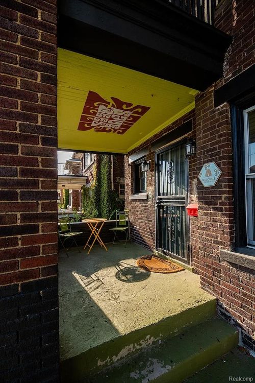 2044 Clairmount St, Detroit, MI, 48206-4000 | Card Image