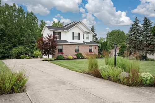 2818 Matthew Ln, Medina, OH, 44256-7947 | Card Image