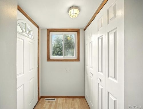 24478 Pilgrim, Redford, MI, 48239-3523 | Card Image