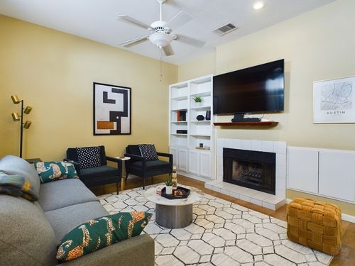 apt-204-2811 Rio Grande St, Austin, TX, 78705-3649 | Card Image