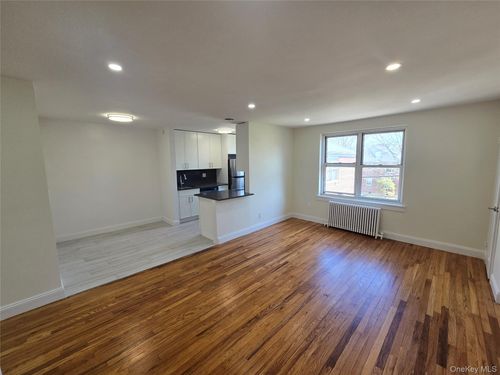 268-35-18 205th St, Bayside, NY, 11361-1221 | Card Image