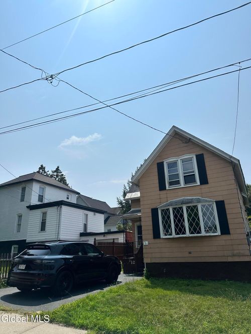 12 Chestnut St, Rensselaer, NY, 12144-1517 | Card Image