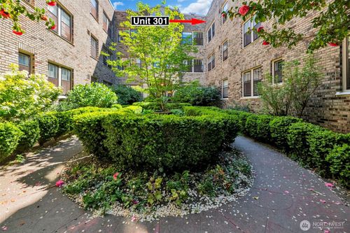 unit-301-1605 E Olive St, Seattle, WA, 98122-2790 | Card Image