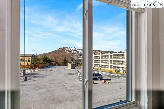 UNIT-1215 - 301 Pinnacle Inn Rd, Condo with 2 bedrooms, 2 bathrooms and null parking in Beech Mountain NC | Image 8
