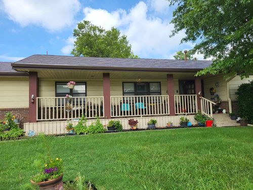 802 E River St, Eureka, KS, 67045-2132 | Card Image