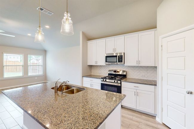 1106 Linwood Dr, House other with 4 bedrooms, 2 bathrooms and null parking in Justin TX | Image 18