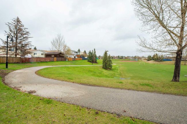3859 Fonda Way Se, Home with 4 bedrooms, 2 bathrooms and null parking in Calgary AB | Image 10