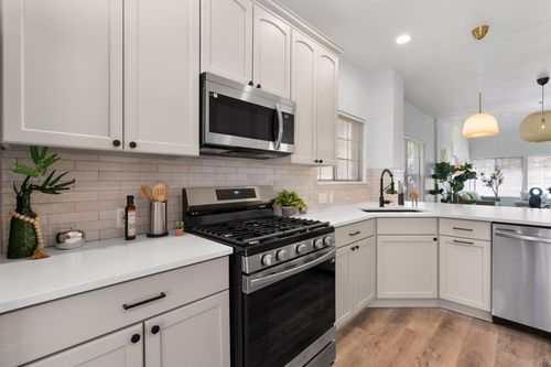 3817 Newland Dr, Round Rock, TX, 78681-1007 | Card Image