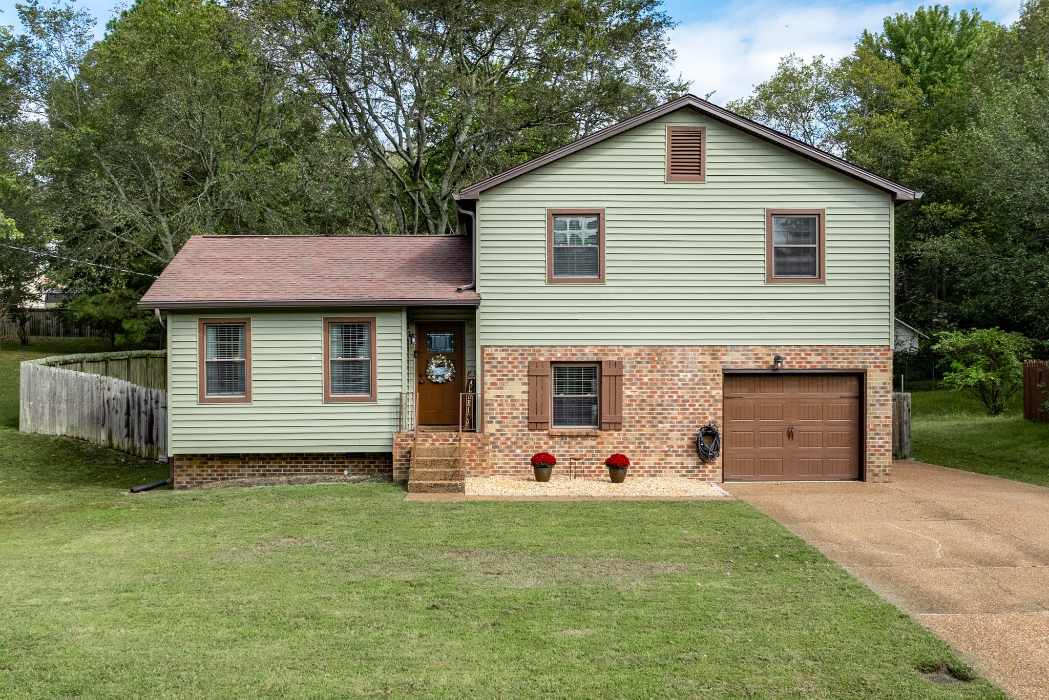 Lana Renee Ct, Hermitage, TN 37076