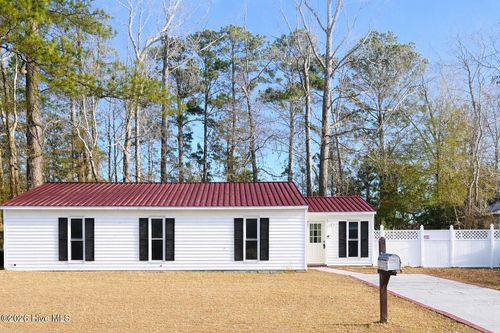 329 Lakewood Dr, Jacksonville, NC, 28546-4637 | Card Image