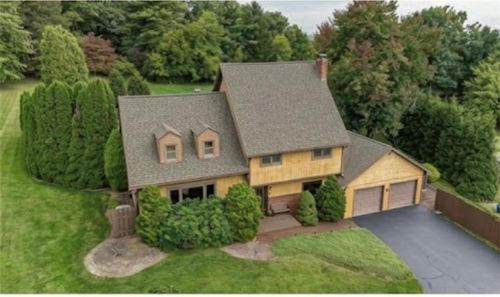 4683 Steven Ln, Walnutport, PA, 18088-9619 | Card Image