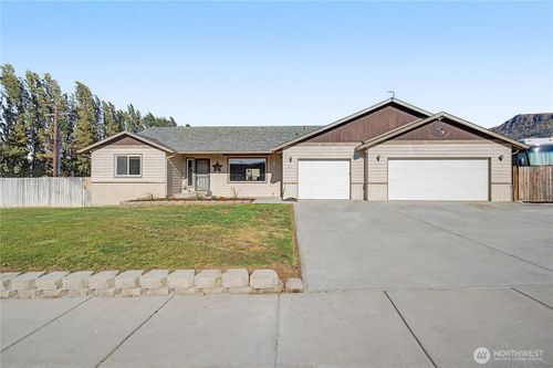 21 Ambrosia Ln, Malaga, WA, 98828-9321 | Card Image