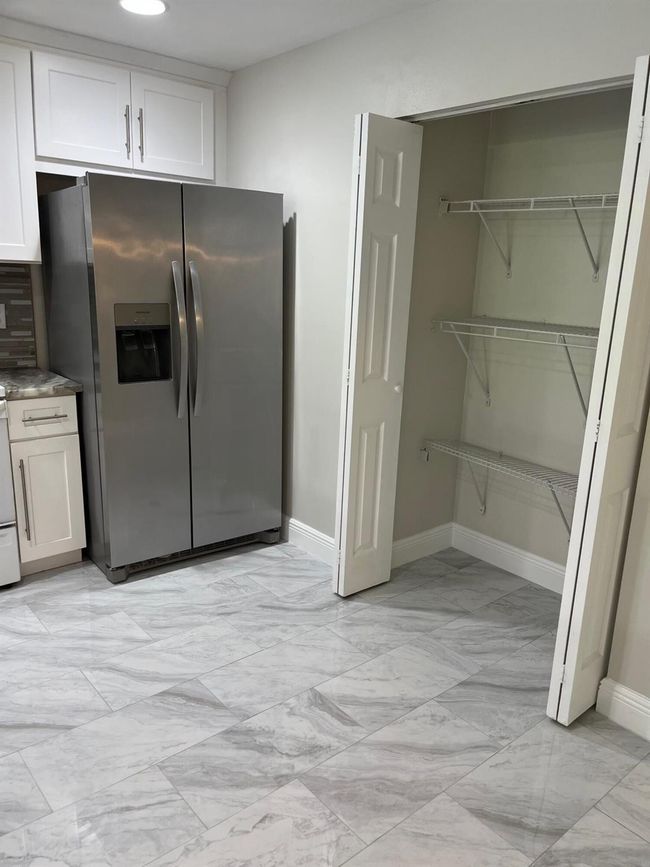 9826 Kamena Cir, Condo with 3 bedrooms, 3 bathrooms and null parking in Boynton Beach FL | Image 10