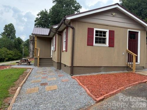 3262 Nix Creek Rd, Marion, NC, 28752-9567 | Card Image