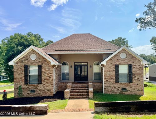 501 Lowe Cir, Richland, MS, 39218-9710 | Card Image