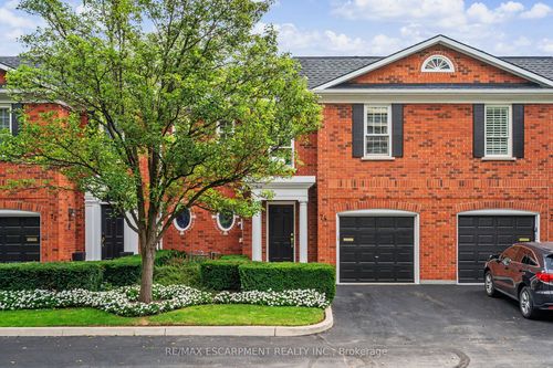 74 Fairwood Pl W, Burlington, ON, L7T4B6 | Card Image