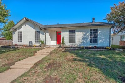 713 Green Canyon Drive, House other with 3 bedrooms, 2 bathrooms and null parking in Mesquite TX | Image 1