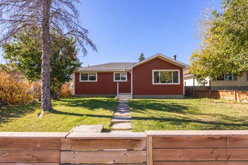 2035 47 St Se, Calgary, AB, T2B1L4 | Card Image