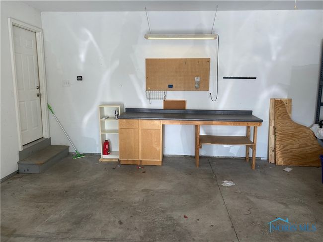 Garage | Image 27