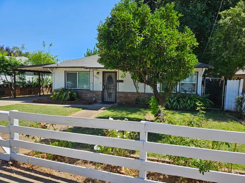 1055 South St, Redding, CA, 96001-1207 | Card Image