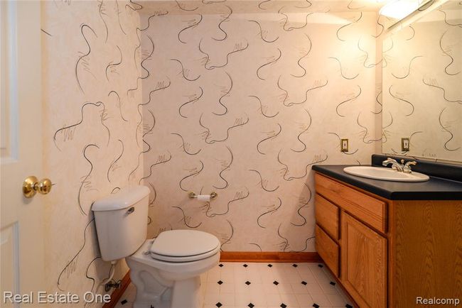 Lower Level Full Bathroom | Image 40