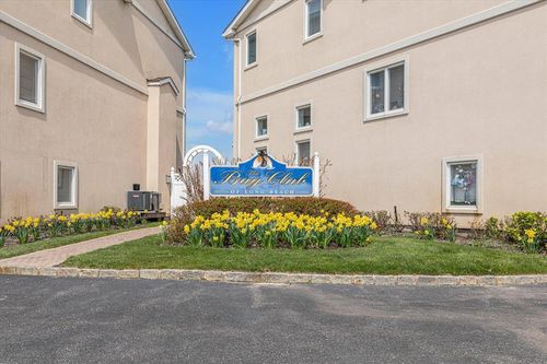751 W Park Ave, Long Beach, NY, 11561-2801 | Card Image