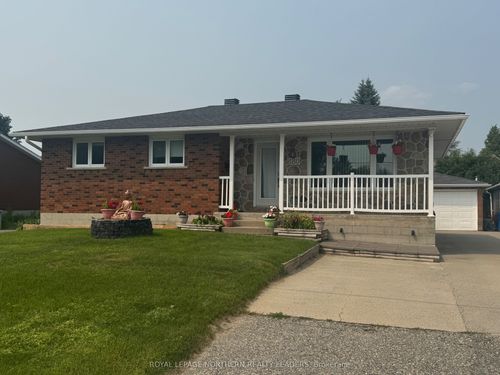880 Park Ave, Timmins, ON, P4N3Y2 | Card Image