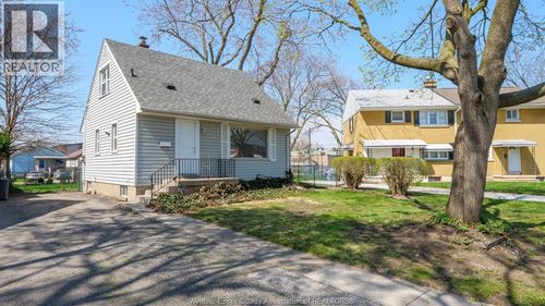 939 Askin Ave, Windsor, ON, N9B2X5 | Card Image