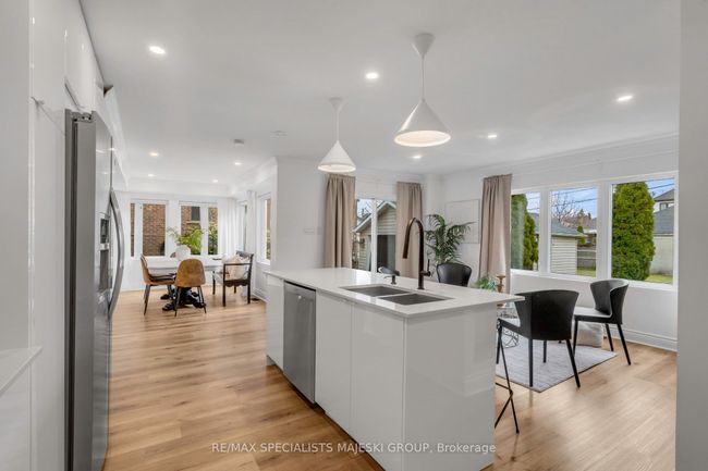 23 Carnation Ave, House other with 5 bedrooms, 3 bathrooms and 4 parking in Etobicoke ON | Image 13