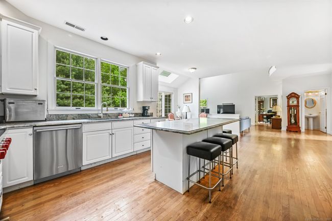260 Range Rd, House other with 4 bedrooms, 4 bathrooms and 10 parking in Southport CT | Image 12