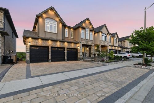 550 Brittania Cres, Kitchener, ON, N2R0B1 | Card Image