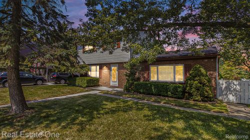 23160 Meadows Ave, Flat Rock, MI, 48134-1458 | Card Image