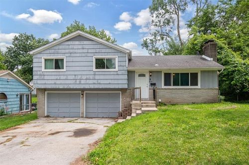 3035 Englewood Ter, Independence, MO, 64052-3033 | Card Image