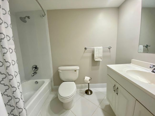 APT-104 - 3051 N Course Dr, Condo with 2 bedrooms, 2 bathrooms and null parking in Pompano Beach FL | Image 27