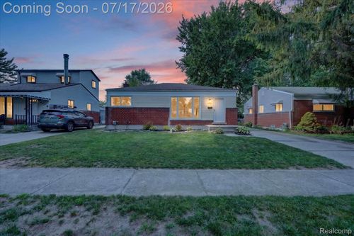 903 Bernie Ln, Madison Heights, MI, 48071-3484 | Card Image