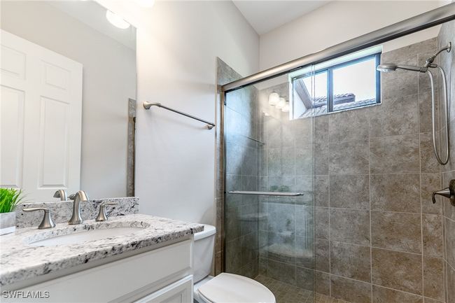 Bathroom 3 | Image 30
