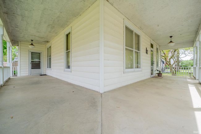 521 S Riverside Dr, House other with 3 bedrooms, 2 bathrooms and null parking in Winamac IN | Image 4