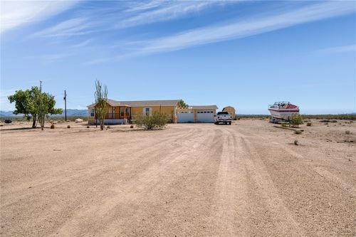 19532 S Lone Ranger Rd, Yucca, AZ, 86438 | Card Image