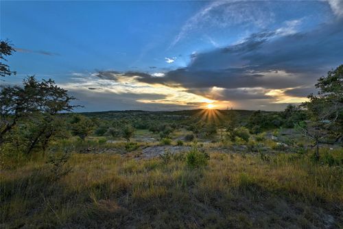 8019 Mount Sharp Rd, Wimberley, TX, 78676-4285 | Card Image