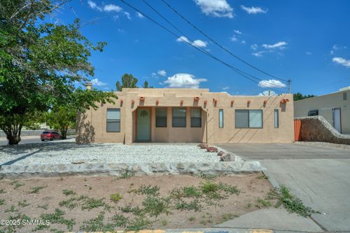 901 Jasmine Dr, Las Cruces, NM, 88005-1209 | Card Image
