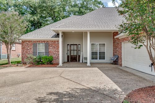 117 Sara Fox Dr, Brandon, MS, 39047-5527 | Card Image